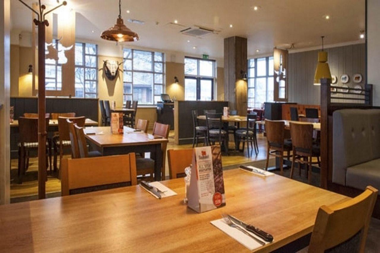 Premier Inn Manchester West Didsbury Buitenkant foto